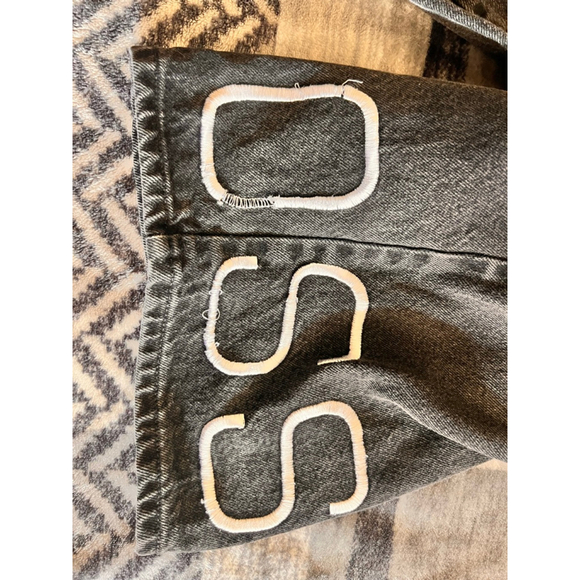 Vintage Boss Black Denim men’s shorts waist size 28-30. - Picture 4 of 8